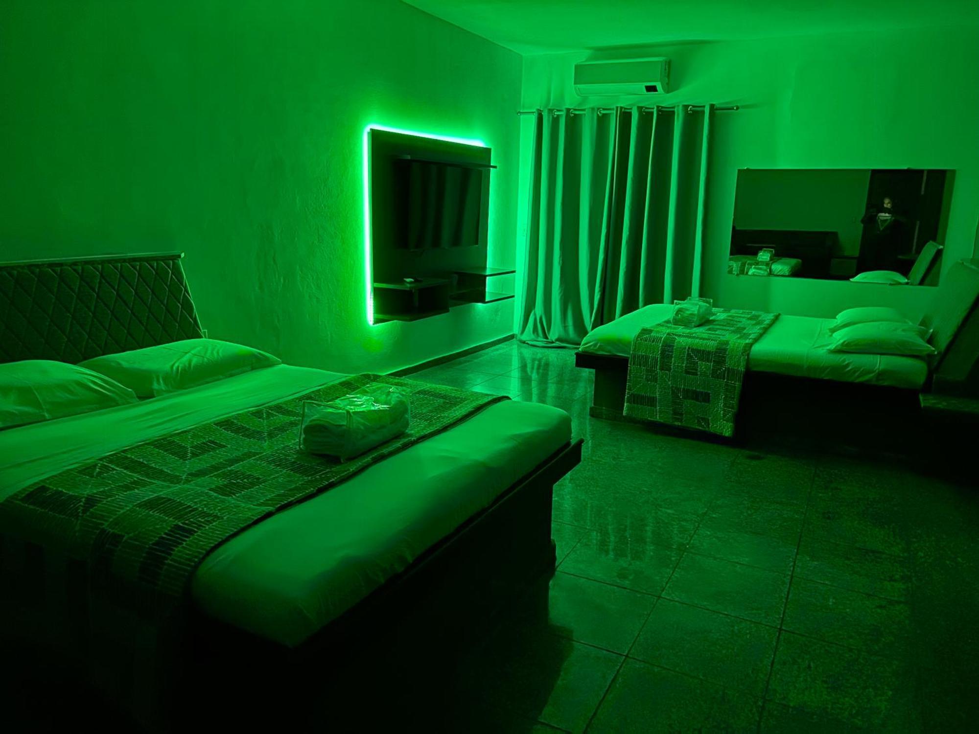 Gran Luha Motel, Hotel E Chales Brotas Esterno foto